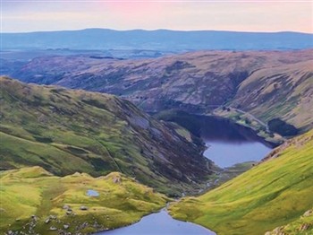 Scenic Yorkshire: Coast, Moors & Charming Villages