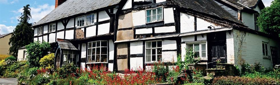 Brecon Beacons & Black & White Villages